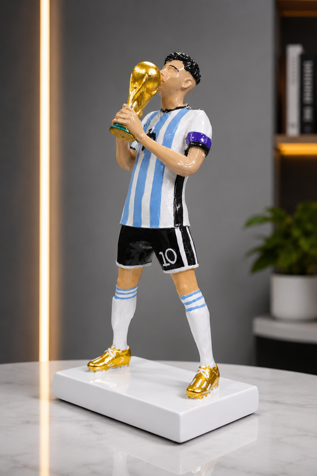 MESSI WORLD CUP LEGACY STATUE