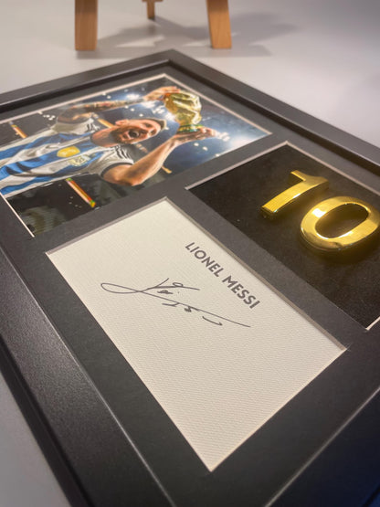 MESSI SIGNED FRAME GOLD EDITION 40X30 CM