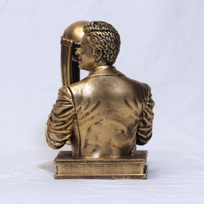 SACHIN Tendulkar Statue