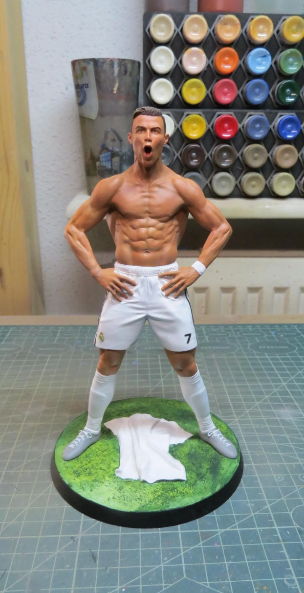 RONALDO Iconic Celebration Statue COLORED VERSION