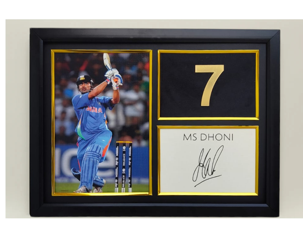 DHONI SIGNED FRAME GOLD EDITION 40X30 CM