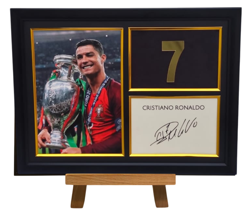 RONALDO SIGNED FRAME GOLD EDITION 40X30CM